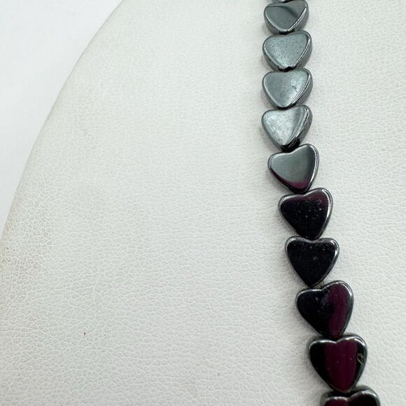 Vintage Hematite Heart Beaded Necklace  Barrel Clasp 16” - Picture 3 of 9